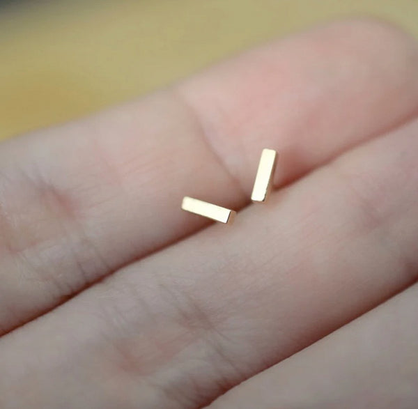 BAR STUD EARRINGS